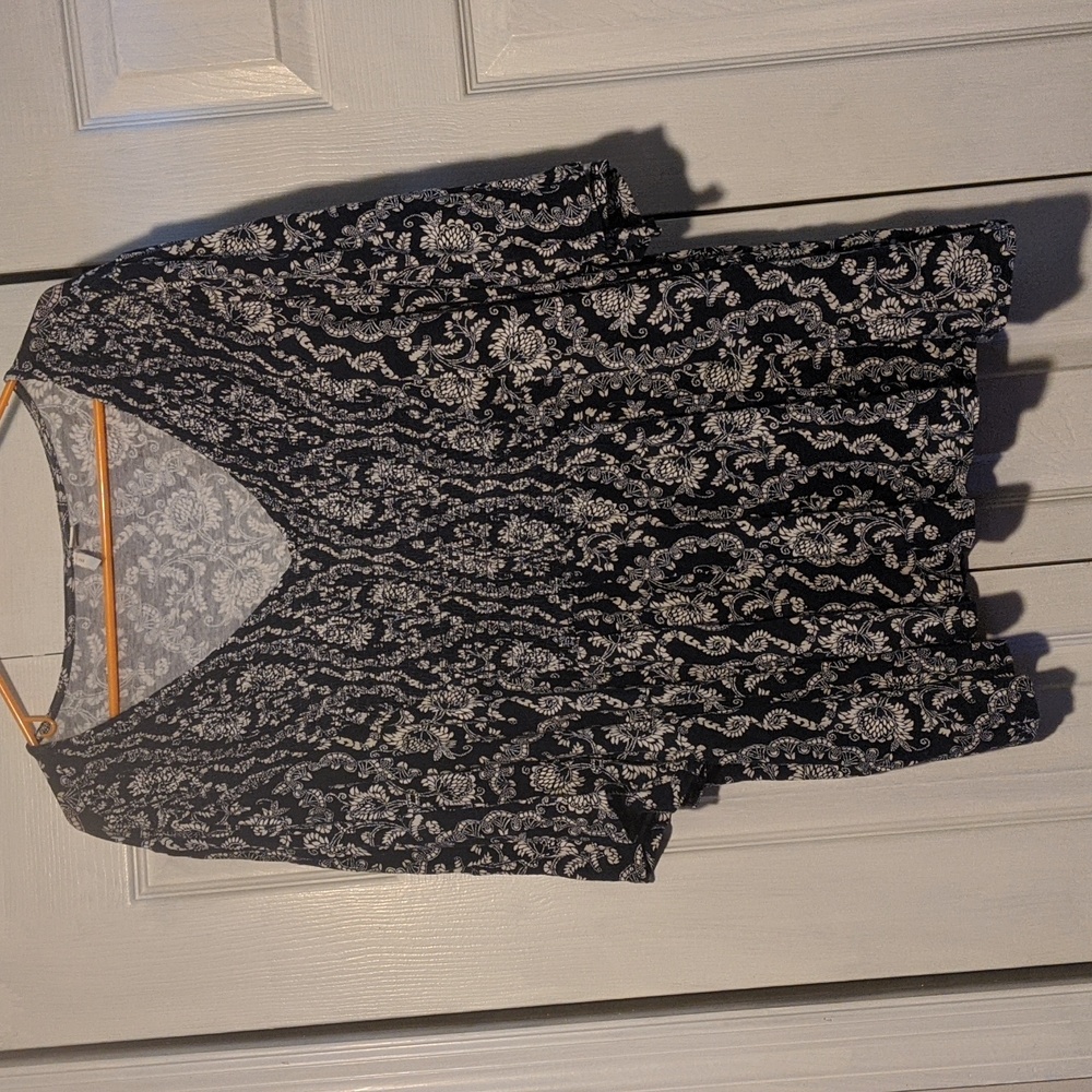 C Est. Blouse Plus Size 26/28W.